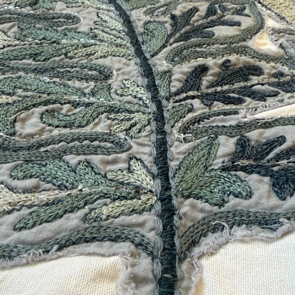 Pottery Barn 20 x 20 crewel embroidered botanical leaf pillow cover Cream blue